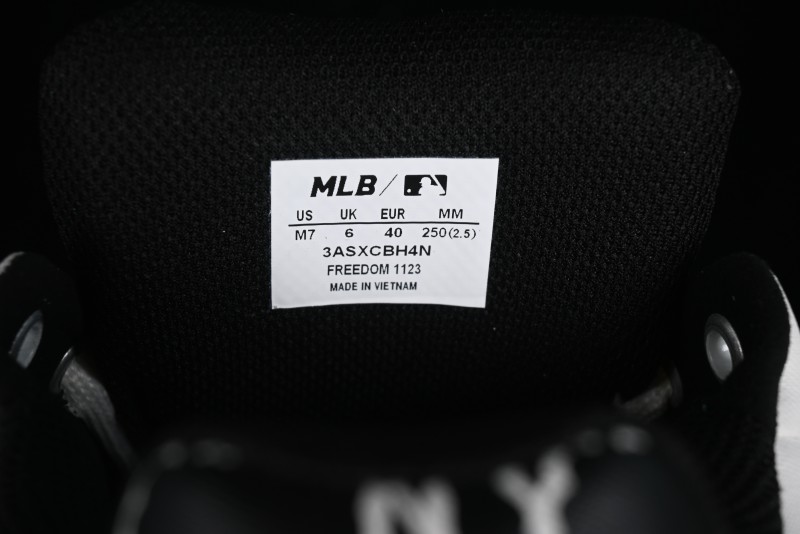 MLB Chunky Classic Base Heel Monogram Lightweight Platform Sneakers with 6cm Height Boost - 3ASXCBH4N50BKS