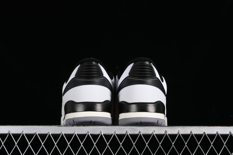 Nike Air Jordan 2/3 Retro Low-Top Basketball Shoes in White/Black - FD0383-100