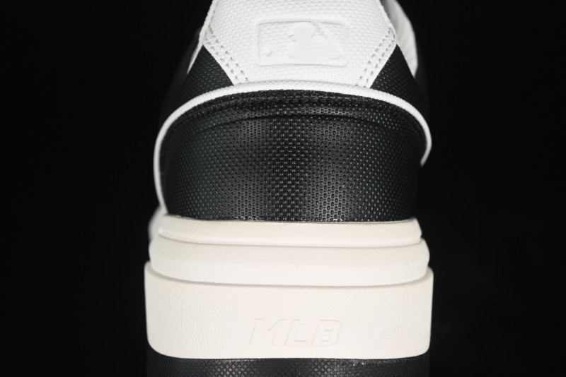 New York Yankees MLB Chunky Liner SL Canvas Sneakers with Thick Sole - 3ASXLSL4N50BKS