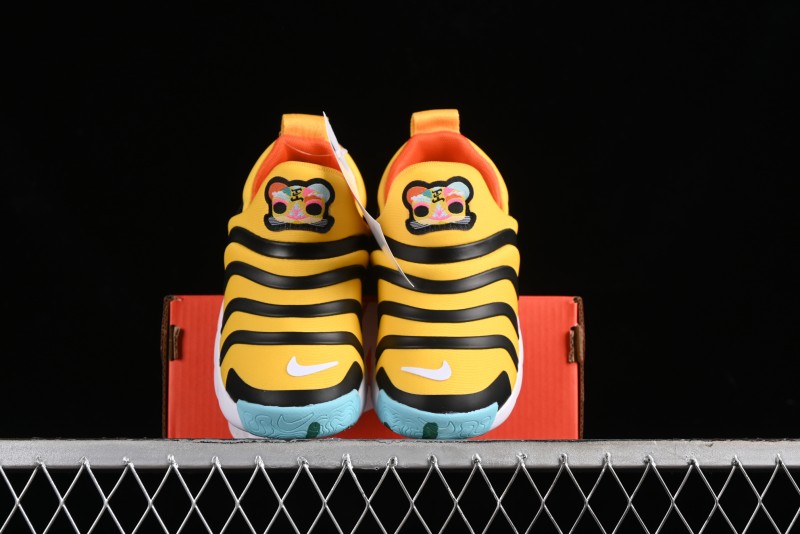 Nike Dynamo Go Flyease Kids' Easy-On Sneakers with Press-Down Heel - DR0270-700
