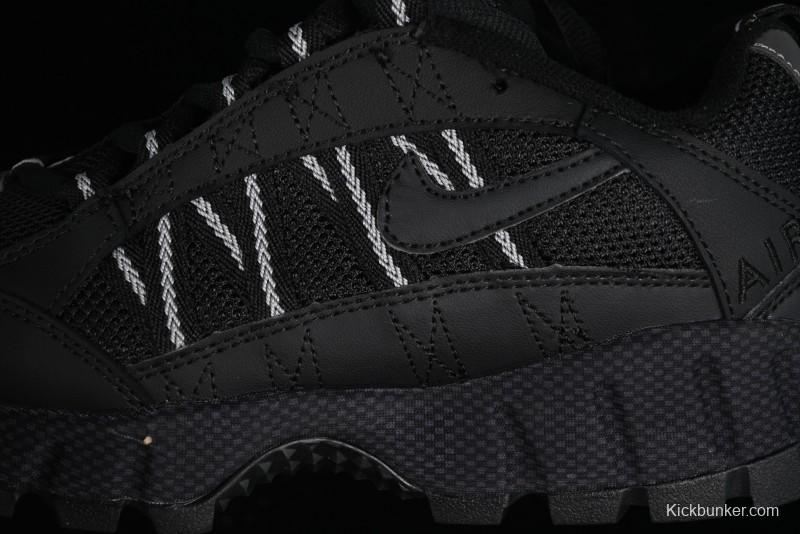 Nike Air Humara Retro Trail Running Shoes with 1990s Outdoor Style - 924464-001