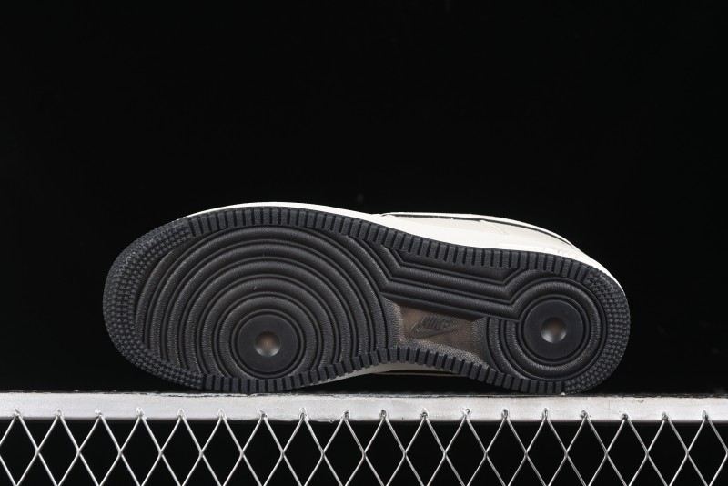 Nike Reigning Champ Air Force 1'07 Low-Top Casual Sneakers with 3M Reflective Details - RC2369-171