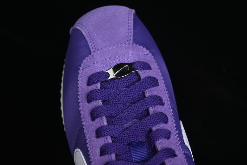 Nike Classic Cortez Leather Retro Running Shoes - DZ2795-500