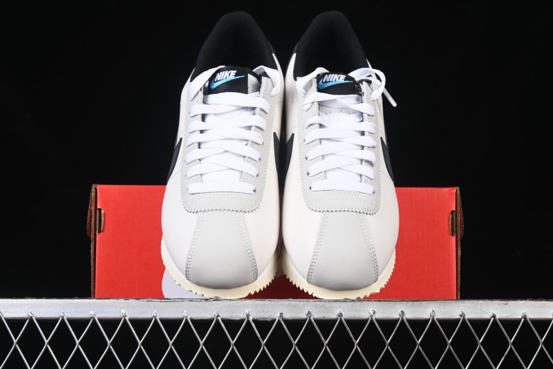 Nike Classic Cortez Leather Retro Running Shoes - FN7650-030