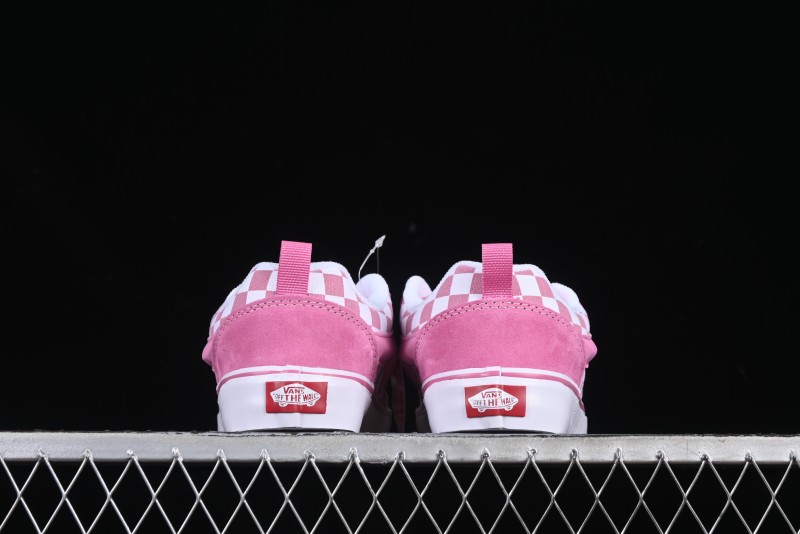 Vans Knu Skool Low-Top Retro Chunky Sneakers with Original Big Logo - VN000CRPBAK