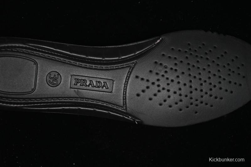 Prada Cloudbust Air Thunder Lifestyle Low-Top Sneakers with Anti-Slip and Wear-Resistant Design - 1E819L