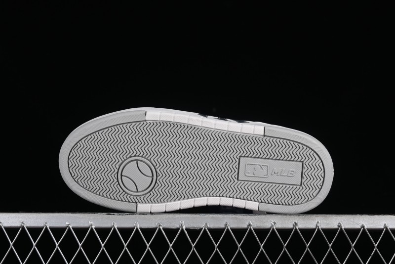 MLB Chunky Liner Basic New York Yankees Height Increasing Thick Sole Casual Sneakers - 3ASXCA12N50GRL