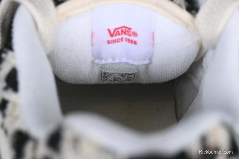 Vans Classics Knu Skool Retro Skate Shoes with Enhanced Cushion and Breathable Mesh - VN0A5JM2BA21