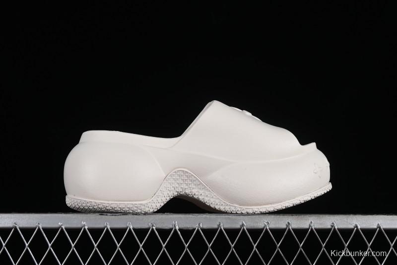 SMFK COMPASS Embossed One-Piece Platform Slides - E9066