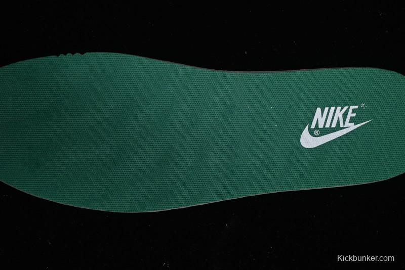 Supreme x Nike Dunk Low SB Skate Shoes with Zoom Air Cushion - XD6188-033