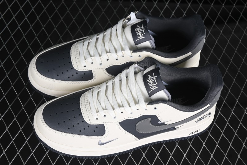 Nike Air Force 1 '07 Low Stussy Collaboration - Light Grey Triple Swoosh Low-Top Casual Sneakers - KK1988-037