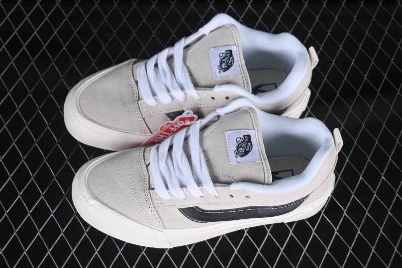 Vans Knu Skool Low-Top Retro Chunky Sneakers - VN0009QCD24