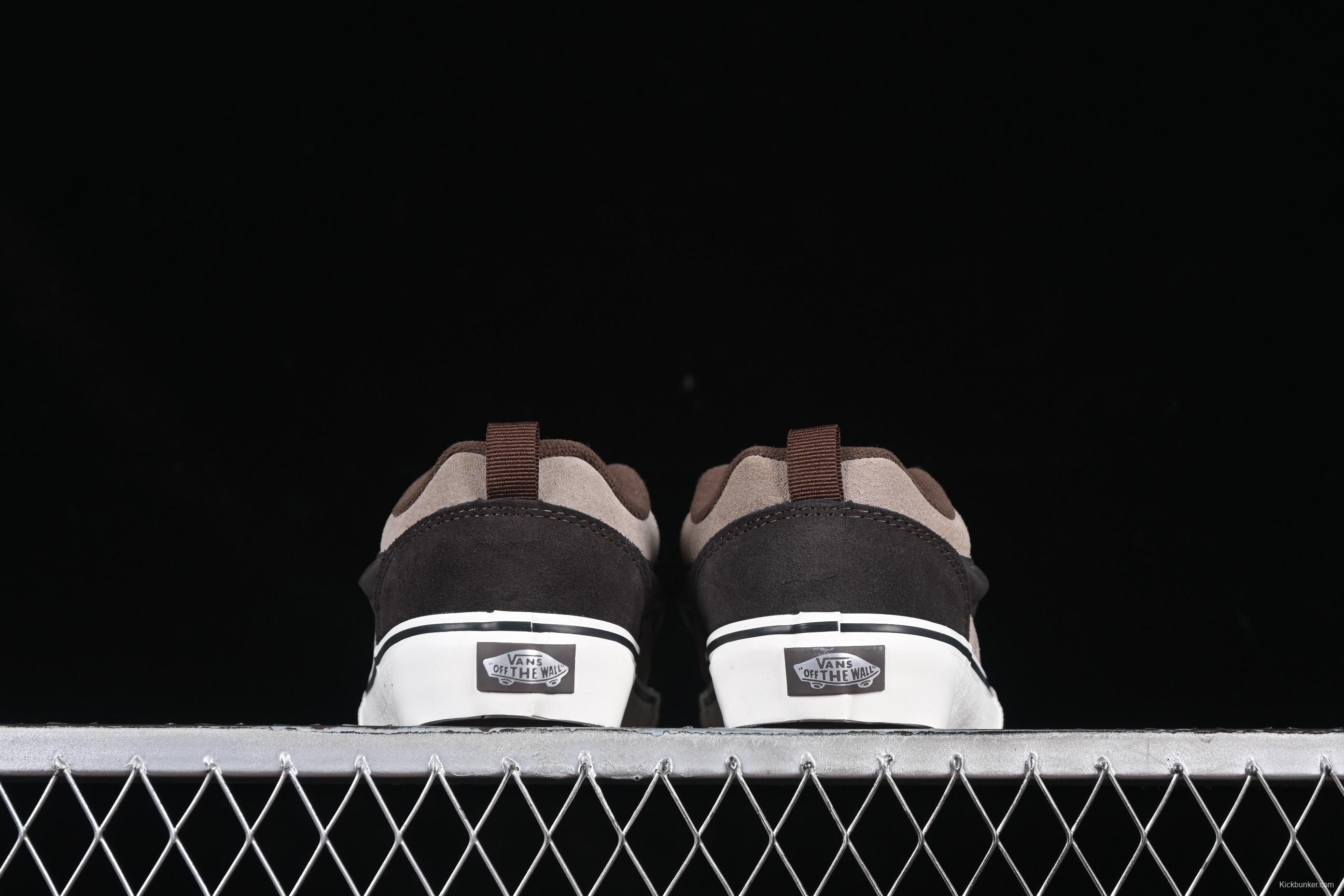 Vans Knu Skool Low-Top Retro Chunky Sneakers with Oversized Logo - VN0009QC2LN