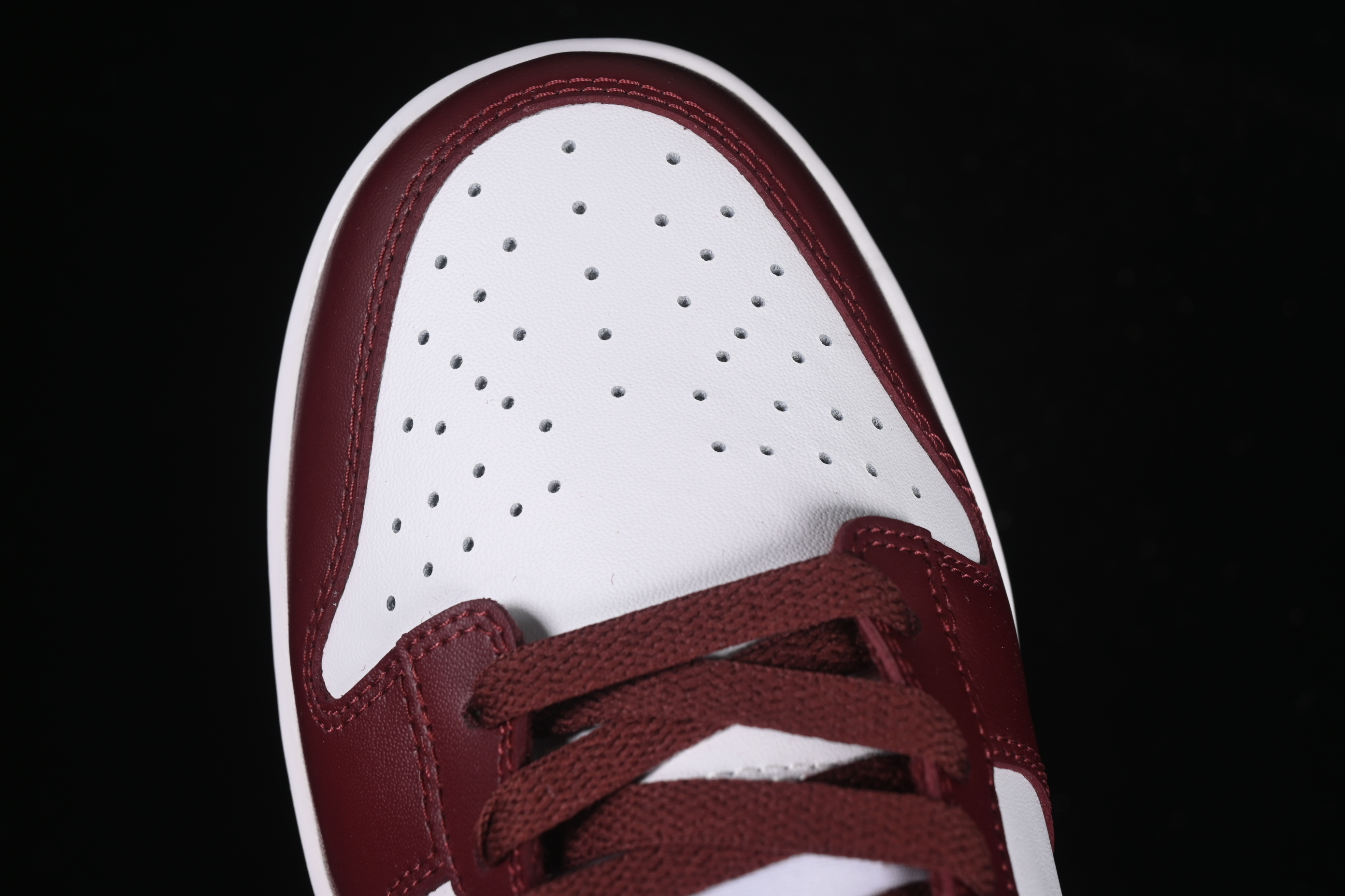 Nike SB Dunk Low Bordeaux Red Low-Top Casual Skate Shoes - DV0833-115