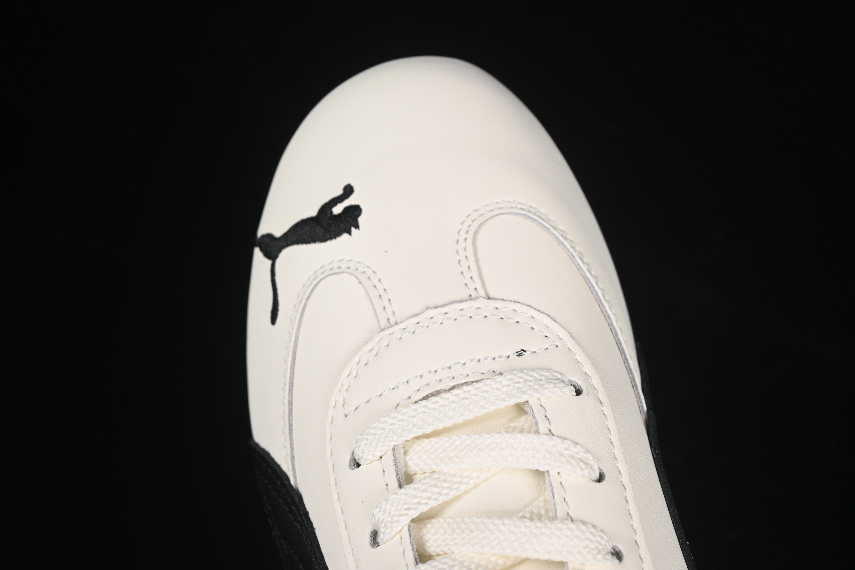 Puma Speedcat Lifestyle Low-Top Sneakers for Racing Enthusiasts - 401603-02