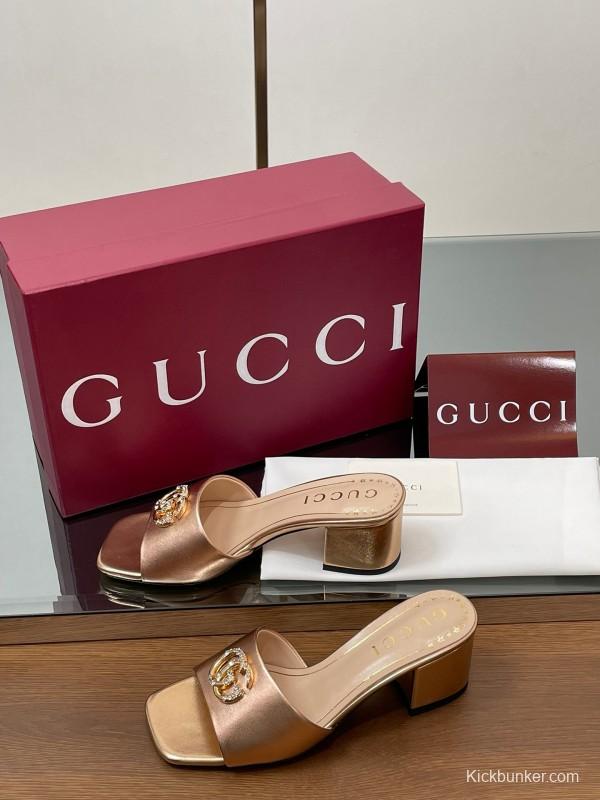 2025 Women Gucci Pink Leather Sandals GG Crystal Buckle LY00280