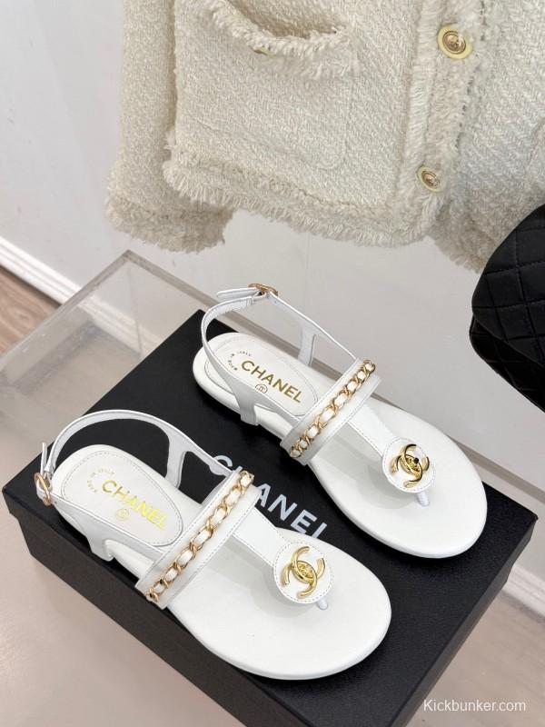 2025 Slippers Chanel White Leather Chain Strap CC Logo