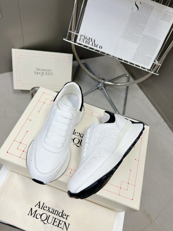 2024 Unisex Alexander McQueen White Black Leather Lambskin Sprint Sneakers MJ00370