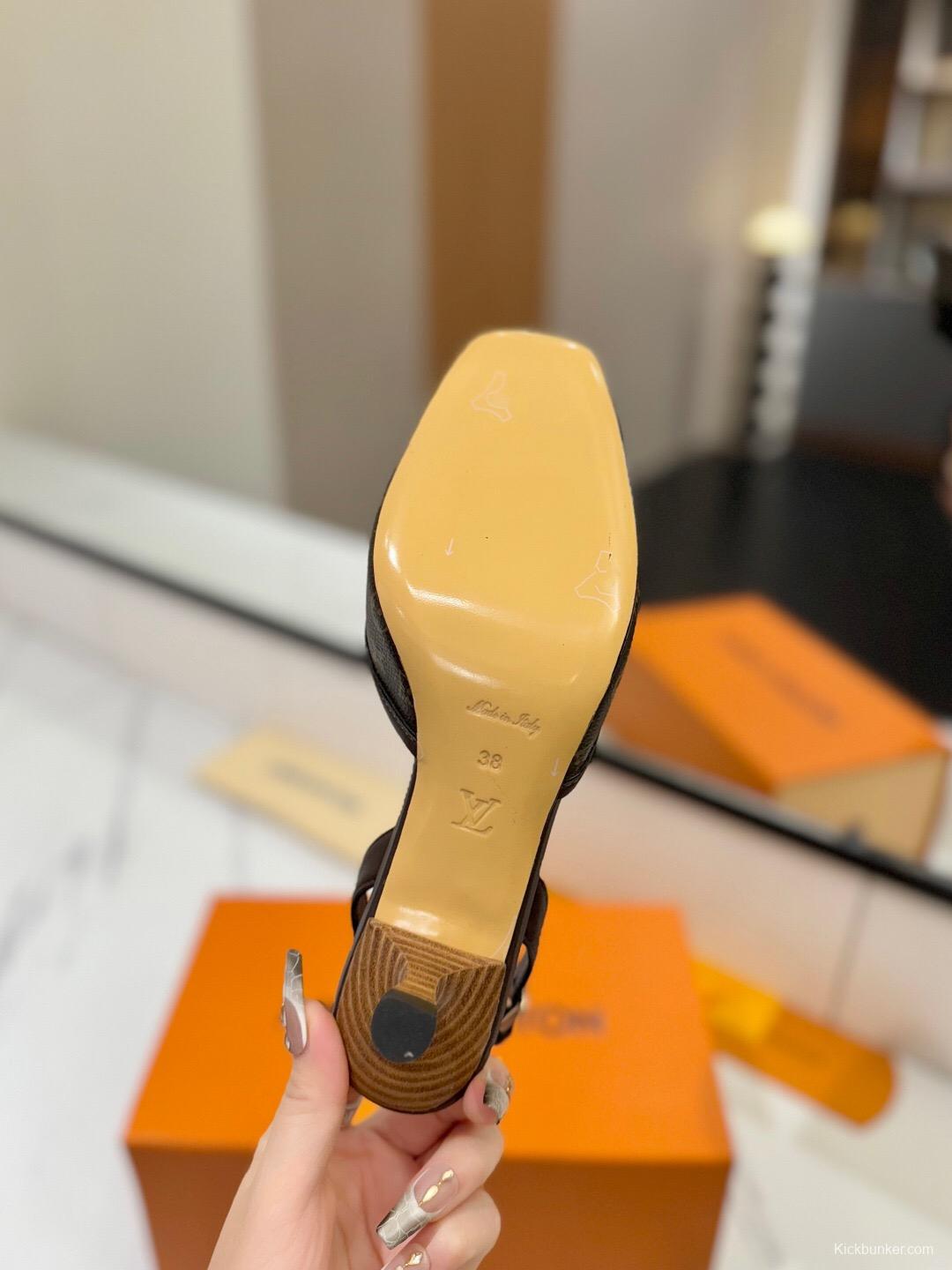 2025 Women Louis Vuitton Brown Monogram Leather Slingback Sandals KFY00310