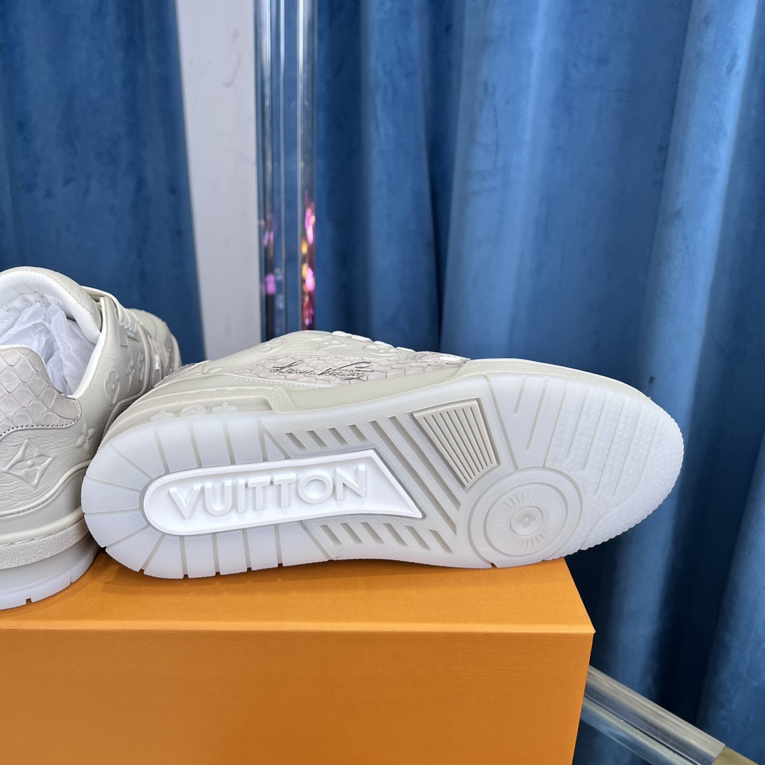 2025 Unisex Louis Vuitton White Leather LV Trainer