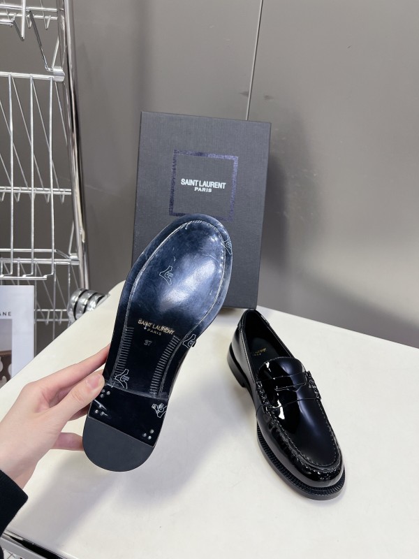 2025 Women Yves Saint Laurent Black Calf Leather Loafers KFY00350