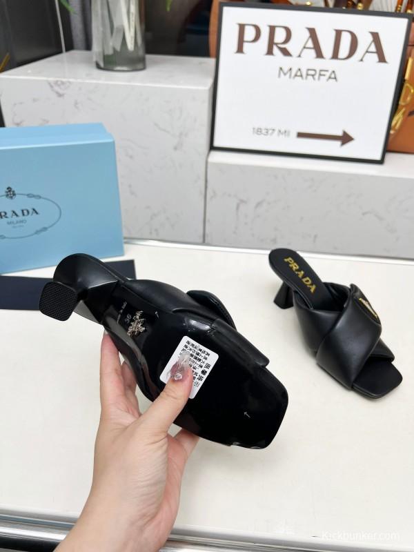 2025 Women Prada Black Leather Slippers LY00270