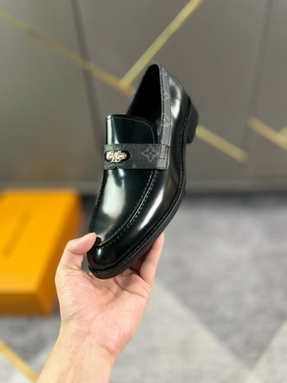 2024 Men Louis Vuitton Black Leather Formal Shoes MJ00290
