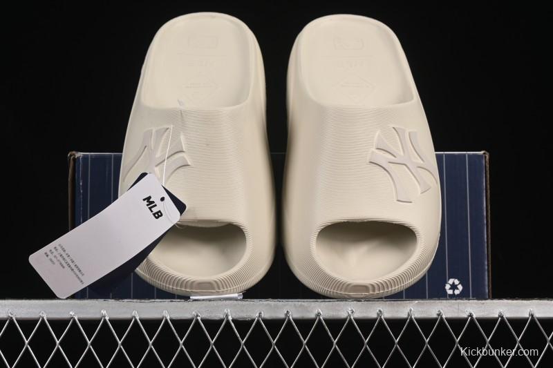 New York Yankees MLB Skipper Slide Summer Casual Sandals - 3ALPS015350IVS