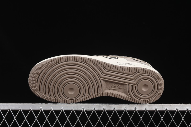 Nike Air Force 1'07 Low Smiling Bear Casual Sneakers - DB3301-881