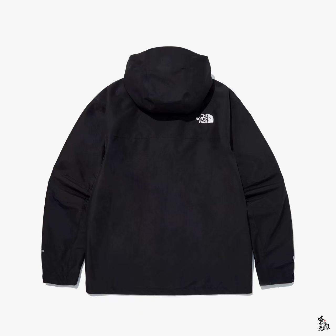 2025 The North Face Summit Series Technical Jacket - Cream/Black Colorblock with Dual-Zip Design