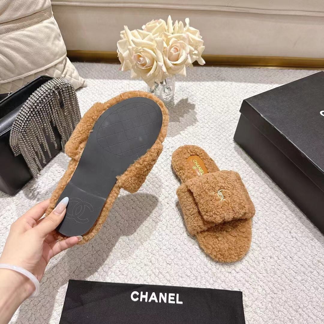 Chanel 2025/SS Slingback Lock Buckle Butterfly Fur Slippers - LY00250