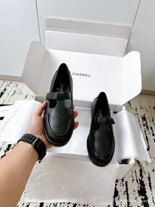 Chanel 2025 SS Loafers Classic Elegant Design - KFY00320