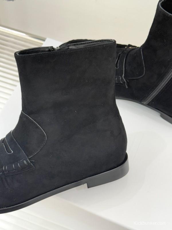 Saint Laurent YSL Letter Loaf Short Boots with Pleated Edge - KFY00430