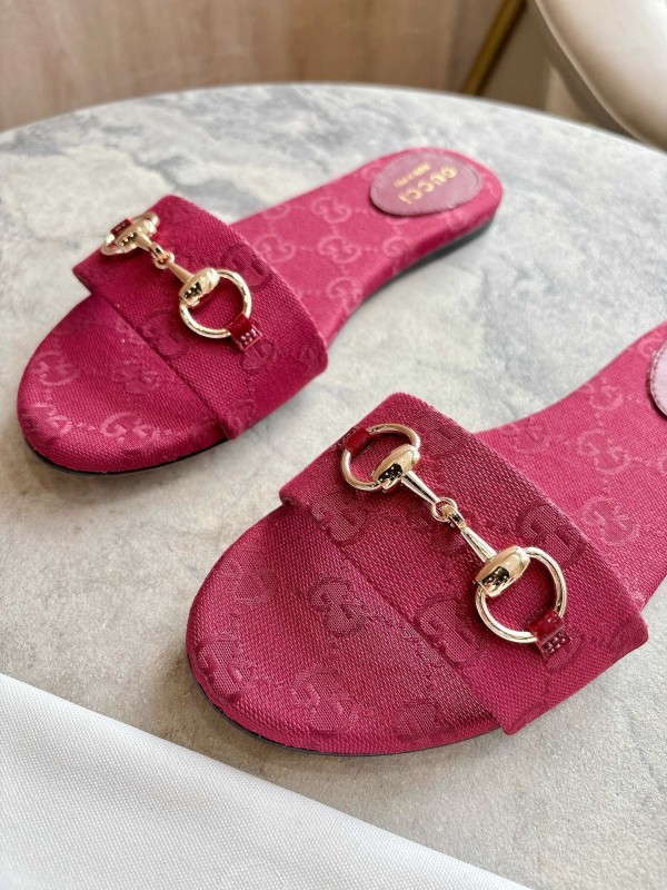 Gucci 2025/SS Leather Mule Sandals with Light Gold Horsebit Detail - LY00280
