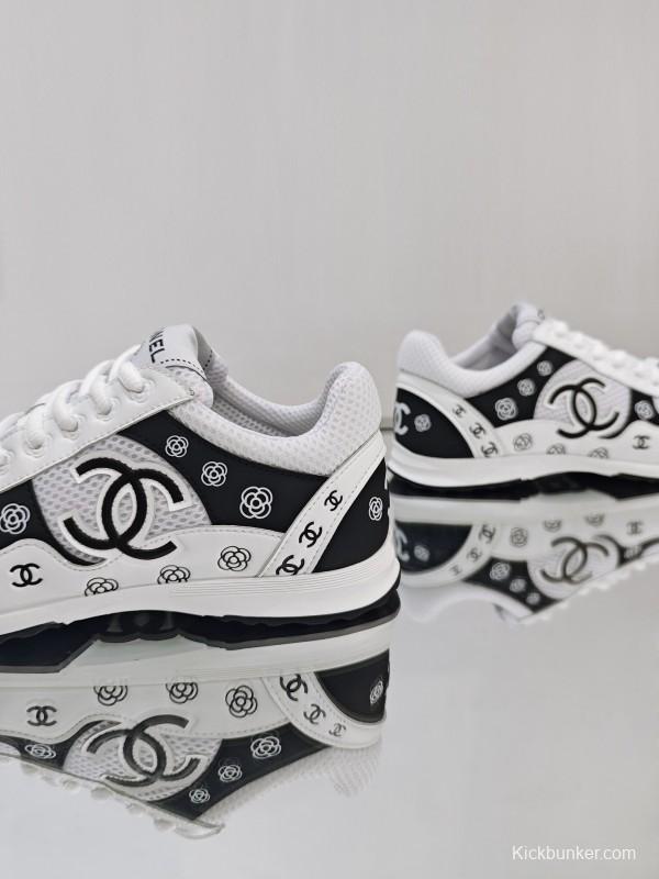 Chanel 2025 SS Limited Edition Silver Horn King 2 Sneakers - KFY00340