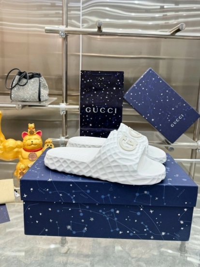 Gucci Lido Interlocking G Textured Rubber Sandals for Men - AS00170