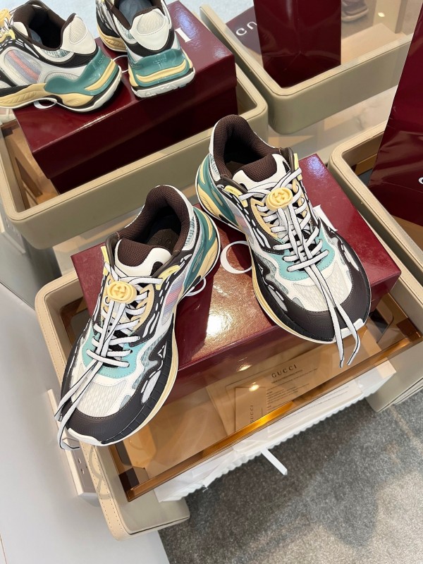 Gucci 2025 SS Collection 2.0 Sneakers with Reflective Stripes and Retro Design - AS00450
