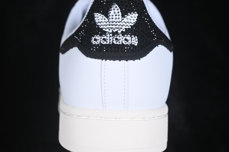 Adidas Originals Superstar II Retro Sneakers with Shell-Toe Design - HQ2285
