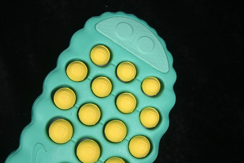 Nike Mind 001 Neuroscience Foot Massage Slippers with Breathable Perforated Fabric and 22 Independent Foam Nodes - HQ4307-301
