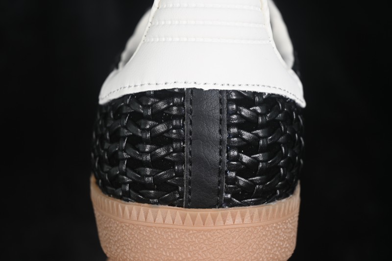 Adidas Samba OG Classic Sneakers with Retro Design - HQ9282