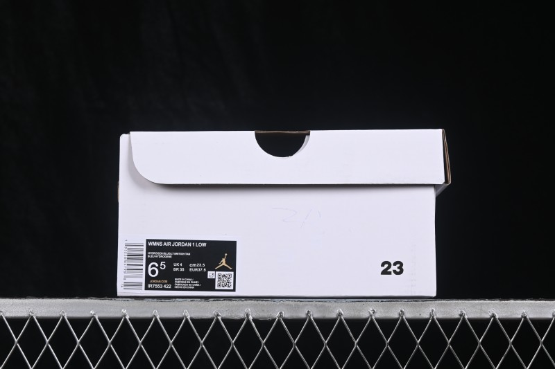 Nike Air Jordan 1 Low Retro Basketball Shoes with Classic Colorway - IR7553-422