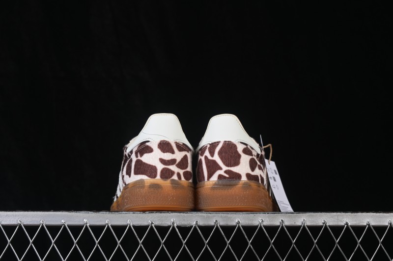 Adidas Handball Spezial Retro Casual Skate Shoes with Suede Upper and Gum Sole - KI6677
