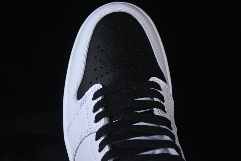 Nike Air Jordan 1 High Collaboration Sneakers with Iconic Design - II7282-100