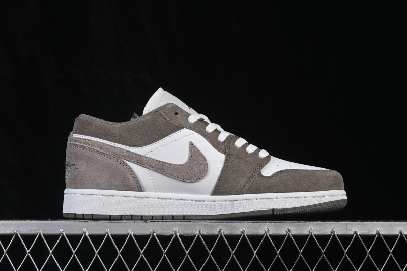Nike Air Jordan 1 Low Retro Basketball Shoes with Classic Colorway and Durable Construction - 553558-046