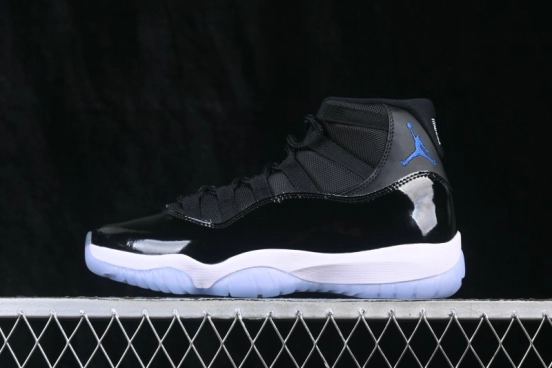 Nike Air Jordan 11 Retro High-Top Basketball Shoes with Space Jam Design and Carbon Fiber Plate - CT8012-900