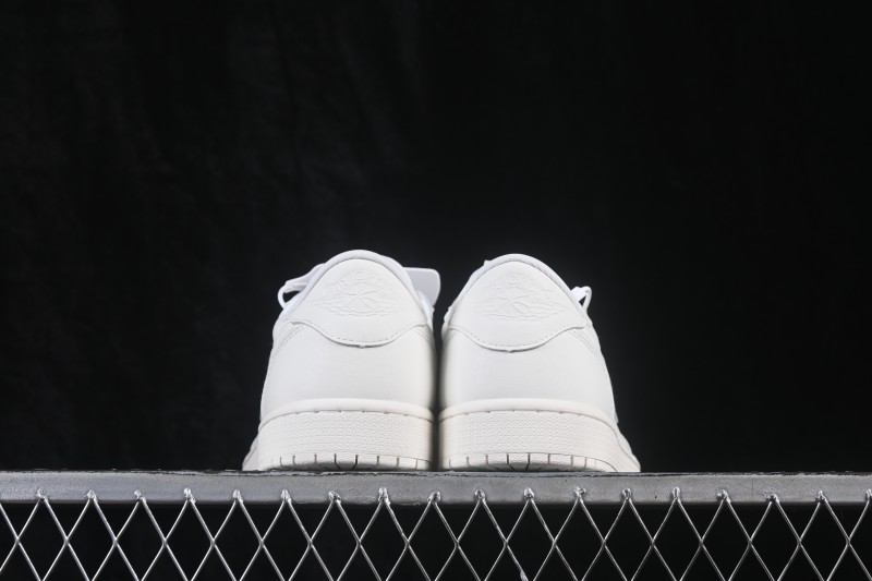 Nike Air Jordan 1 Retro Low OG Men's Basketball Shoes with Classic Swoosh Design - HQ6998-100