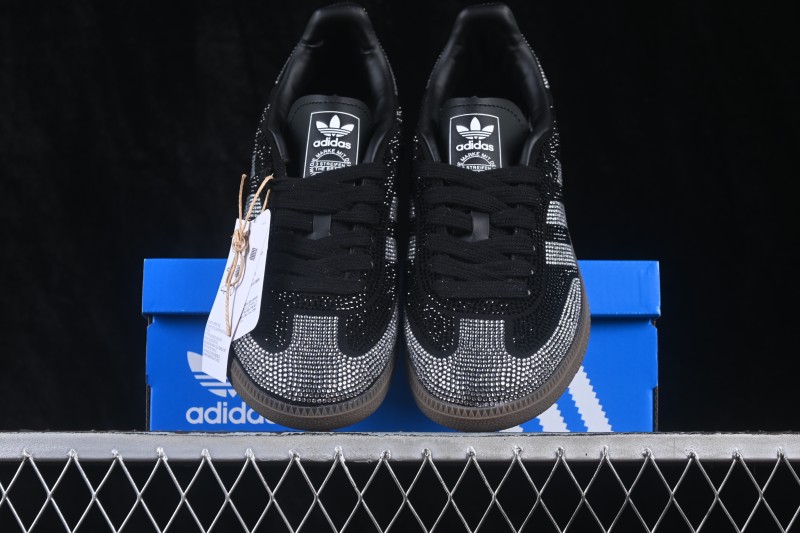 Adidas Samba OG Classic Lifestyle Sneakers with Retro Design - IH9052