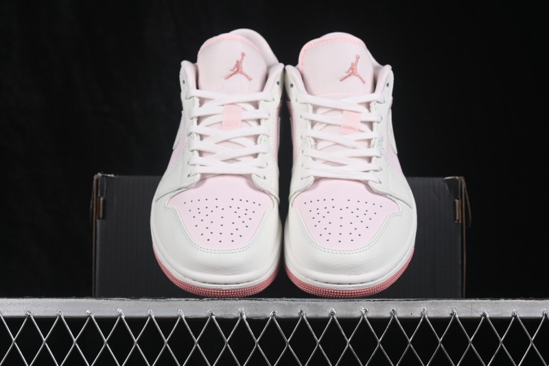 Nike Air Jordan 1 Low Retro Basketball Shoes with Classic Colorway - IH0823-611