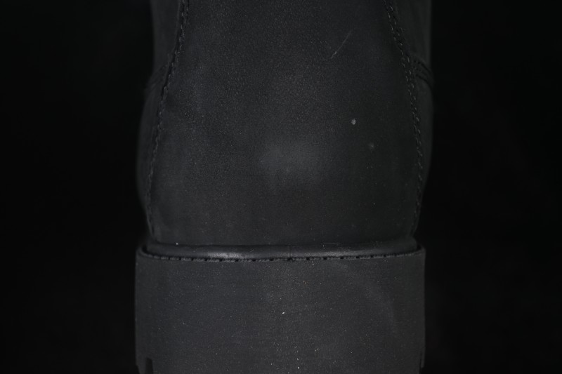 Timberland Classic Mid-Top Black Boots - 032085