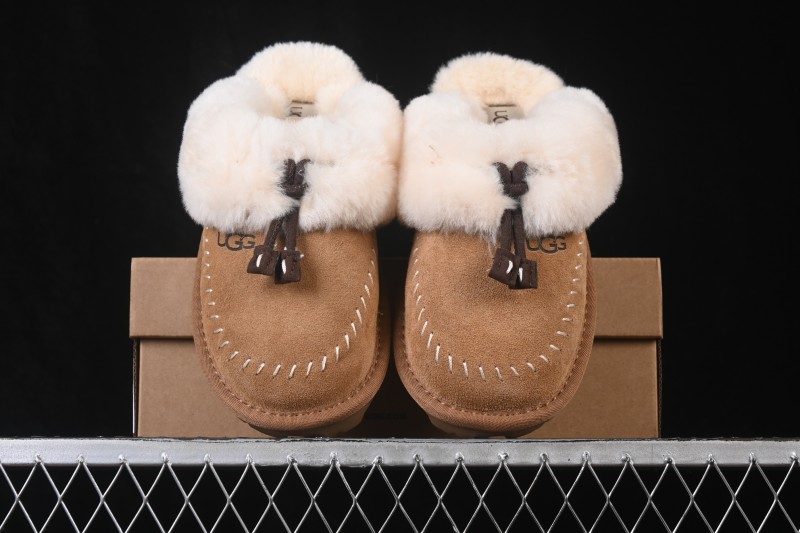 UGG Slipper Evolution Comfortable Flat No Special Function Closed Toe Slippers - 1180 Chestnut